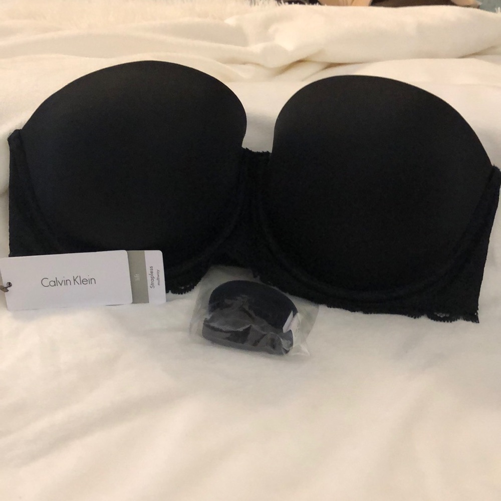 CALVIN KLEIN STRAPLESS MULTI-WAY SIZE 34D